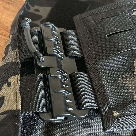 Quick Release 1000D Nylon Outdoor Survival Protection Vest-Breathable Mesh Pads - Picture 10 of 11